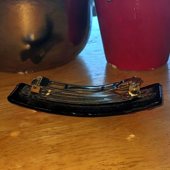 $5 Item! Handmade Ceramic Skull, Diamond and Heart Goth Barrette - Picture 6 of 7